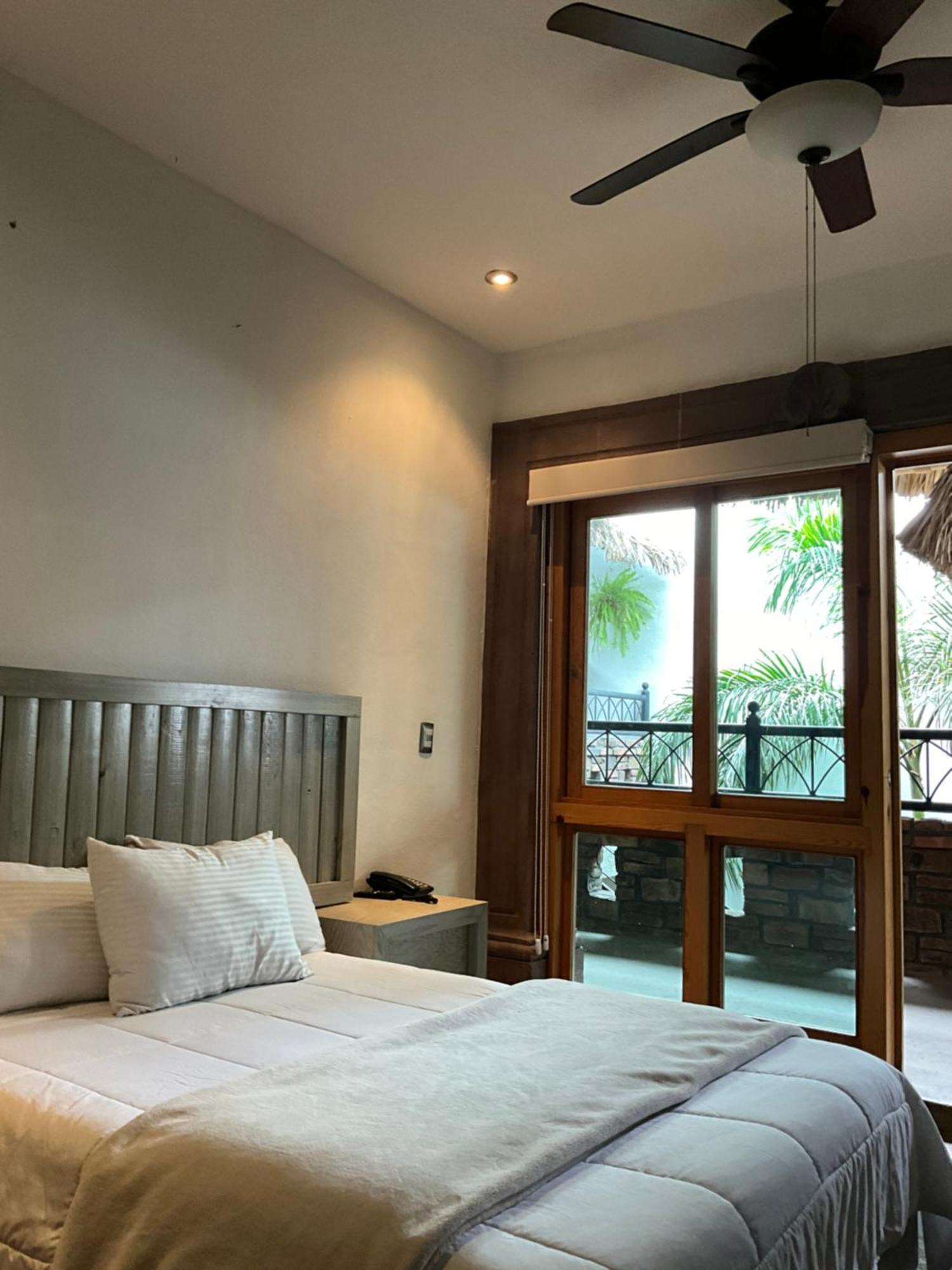 Casa Carmona 33 Hotel เกเรตาโร ภายนอก รูปภาพ