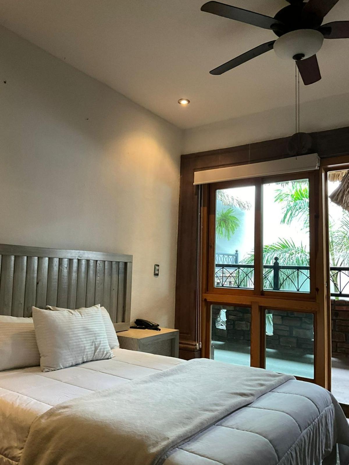 Casa Carmona 33 Hotel เกเรตาโร ภายนอก รูปภาพ