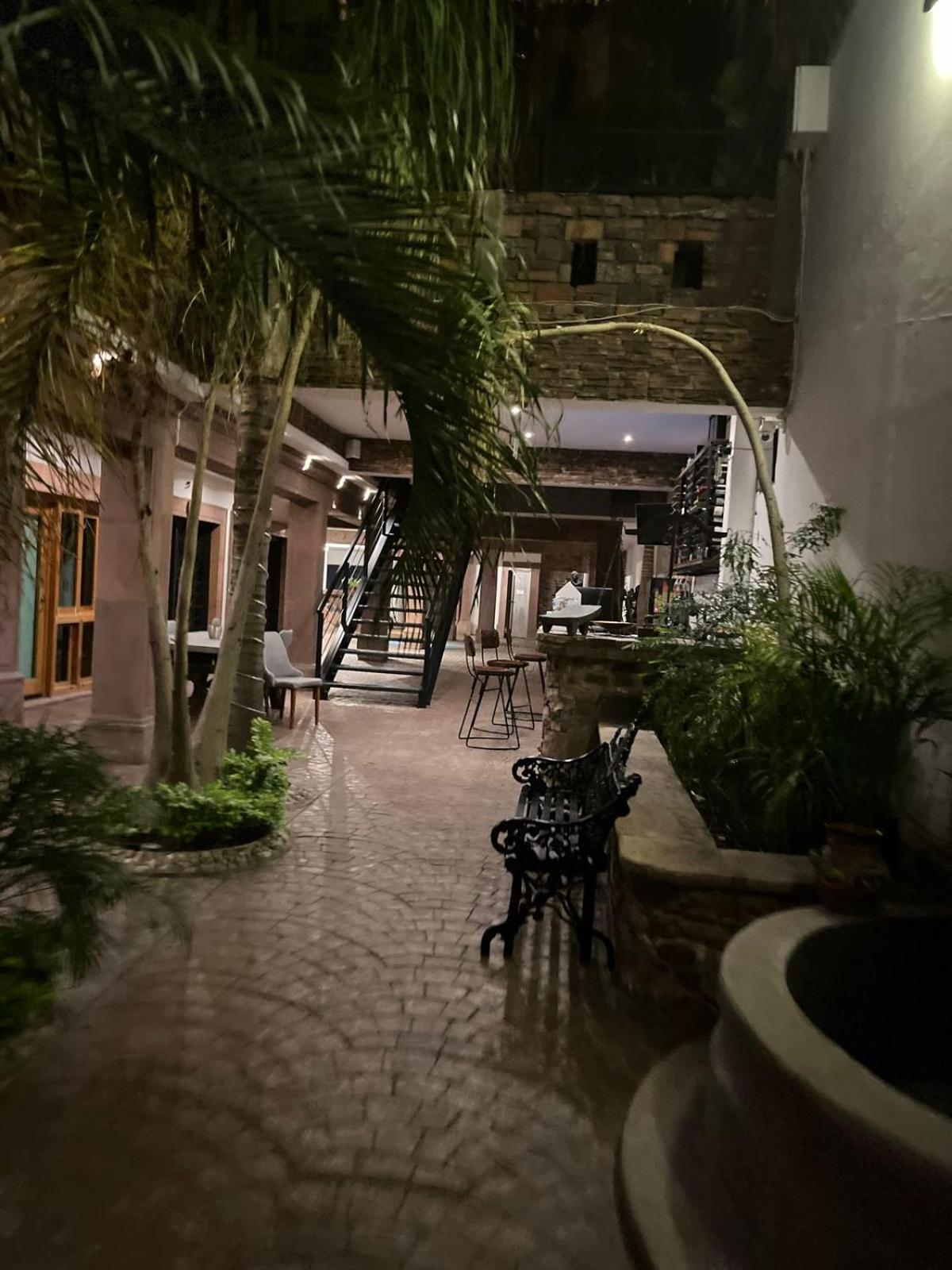 Casa Carmona 33 Hotel เกเรตาโร ภายนอก รูปภาพ