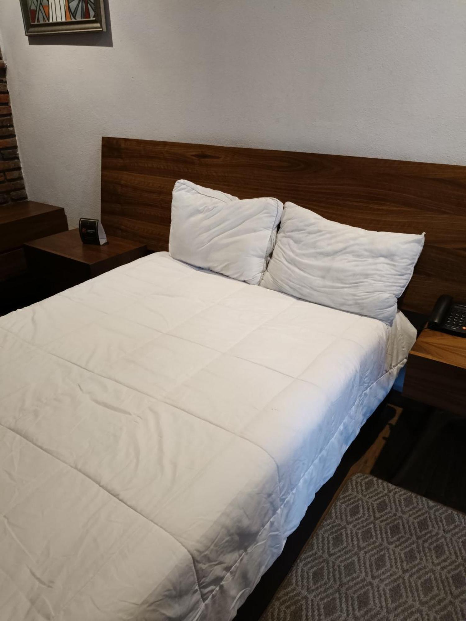 Casa Carmona 33 Hotel เกเรตาโร ภายนอก รูปภาพ