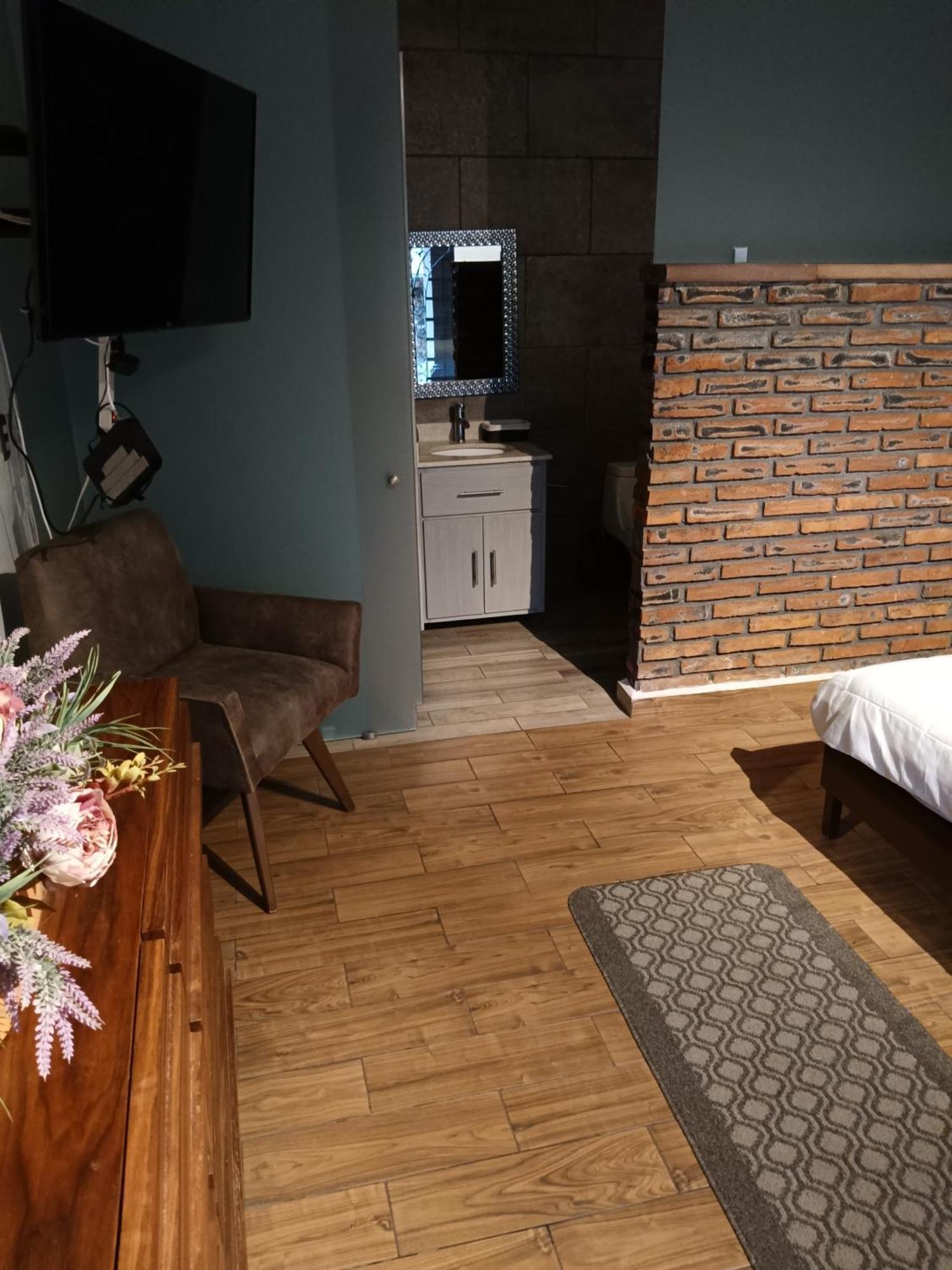 Casa Carmona 33 Hotel เกเรตาโร ภายนอก รูปภาพ